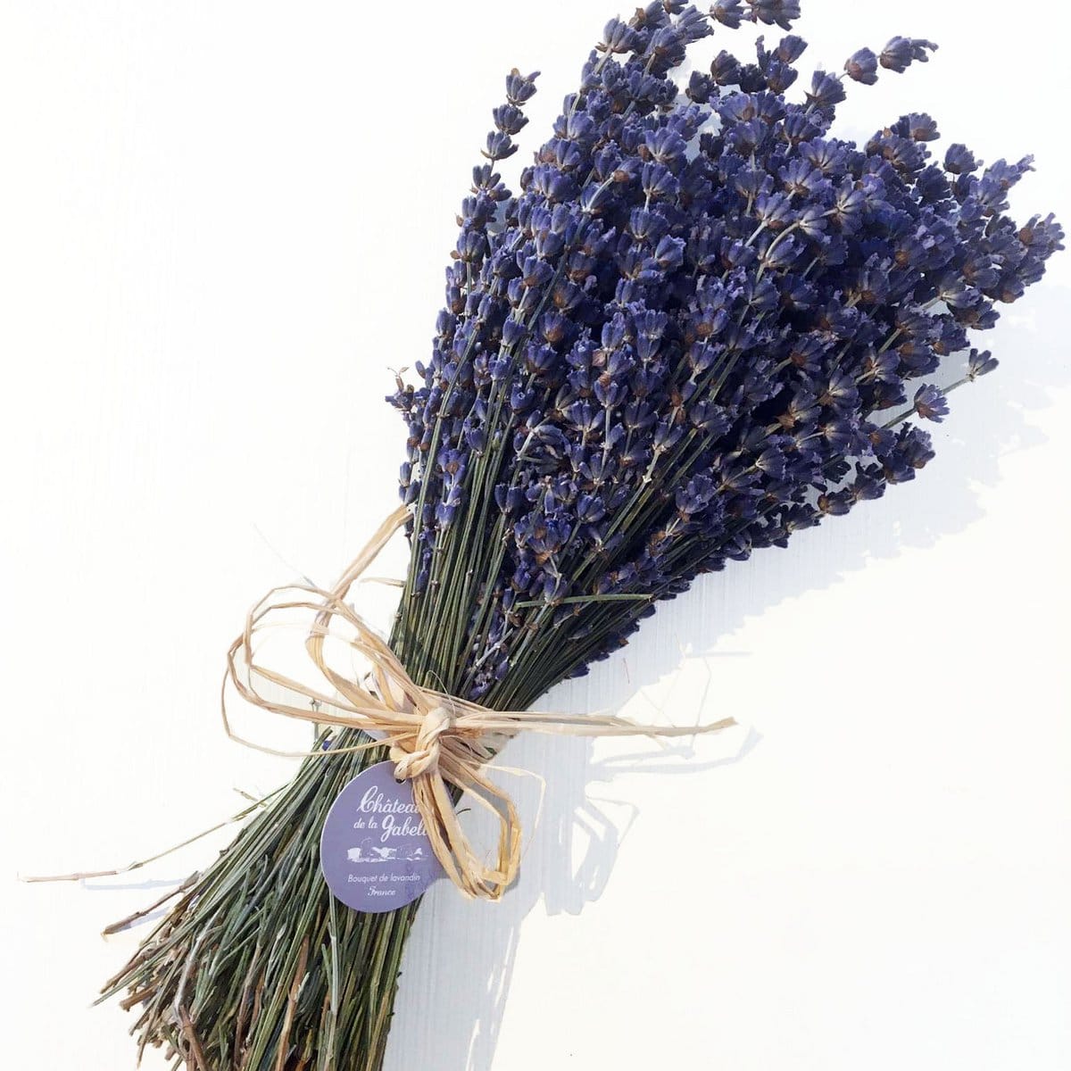 Lavendel boeket: Prachtige paarse bloemen voor ontspanning en geur in huis.